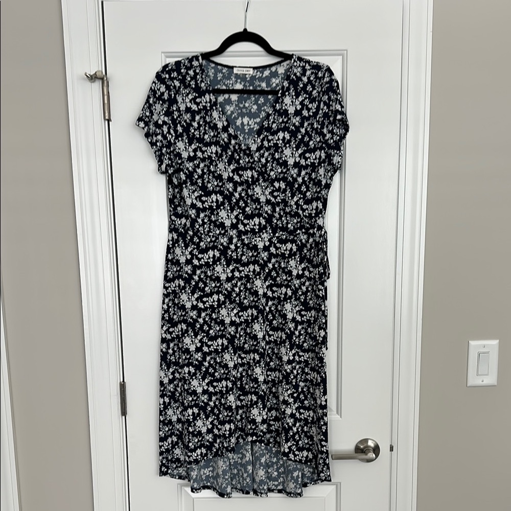 Navy and White High Low Sheath Dress V-Neck Short Sleeve